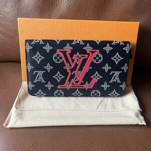 Louis Vuitton Black and Red Monogram Clutch